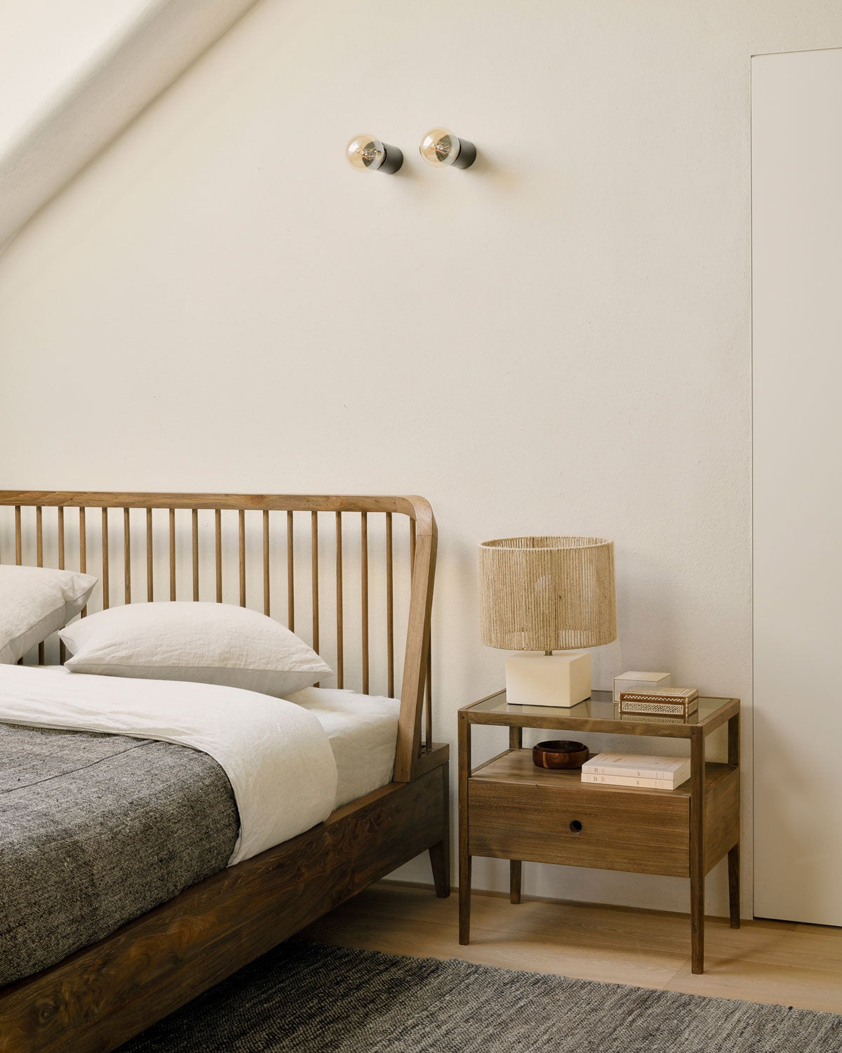 Spindle-Sang-Sangbord-Teak-Miljo_1