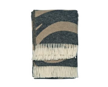 Classic-Collection-Flow-Throw-Blanket-Black