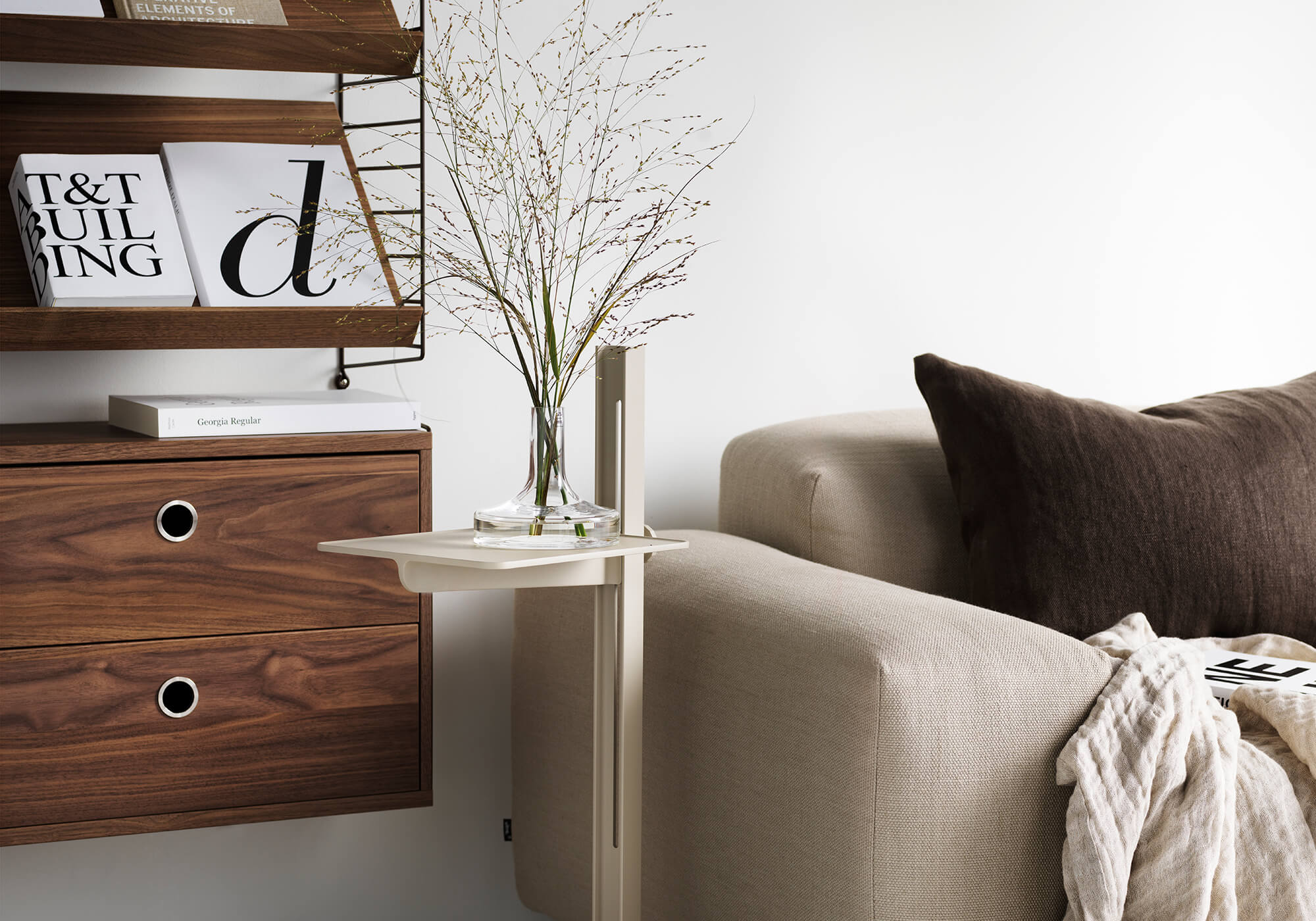 Shop String-hylder hos Tibergs Møbler