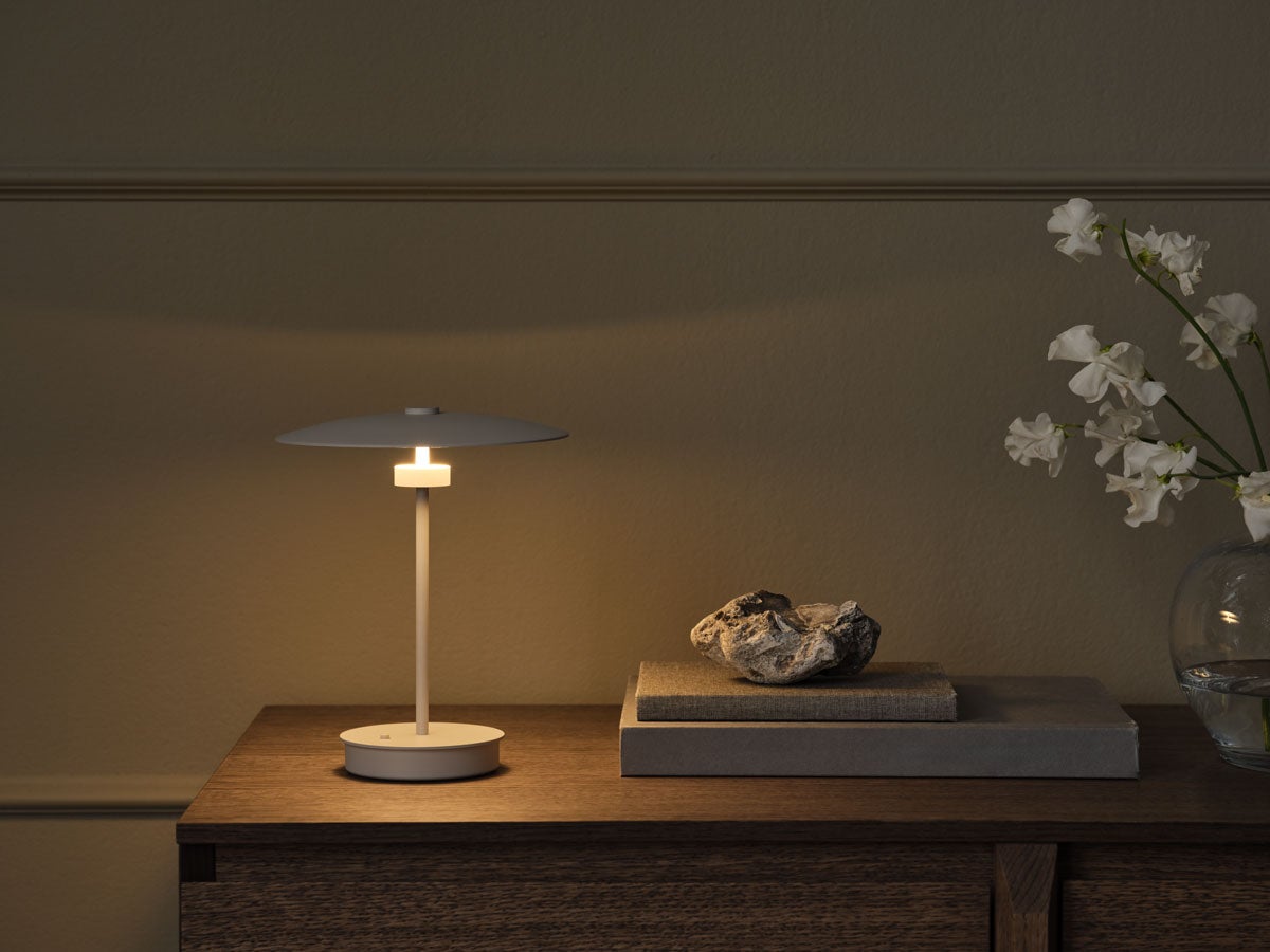 Bolia-Reflection-Portable-Lamp-Grey-Aluminium-Lifestyle