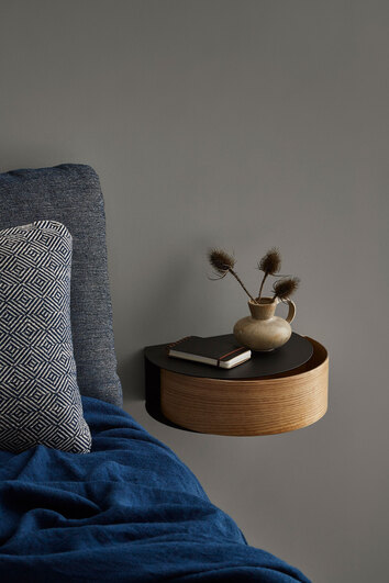 Wallie-Vagghylla-Svart-Ek-Miljo