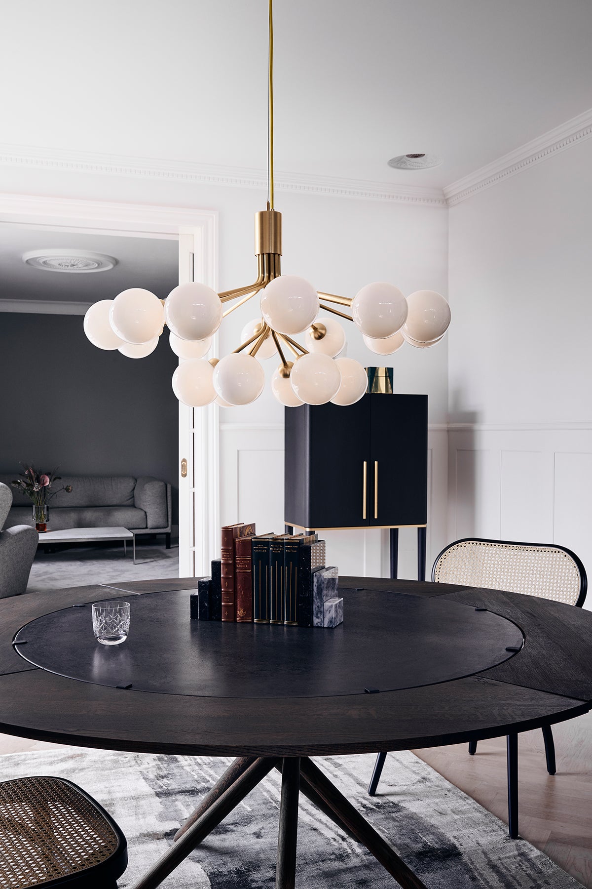 Nuura-Apiales-18-Brushed-Brass-Opal-Lifestyle