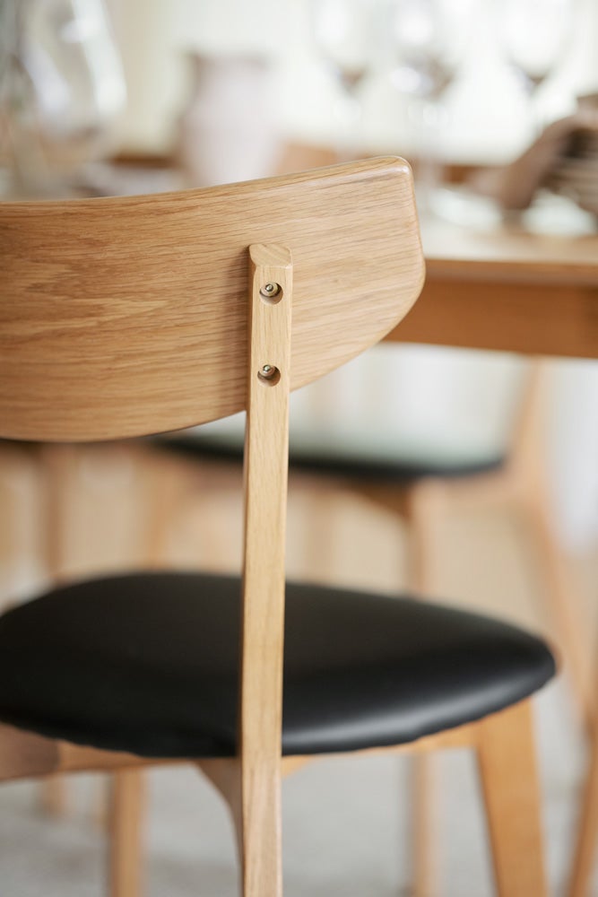 Ami-stol-ek-svart-konstlader-113031-detalj