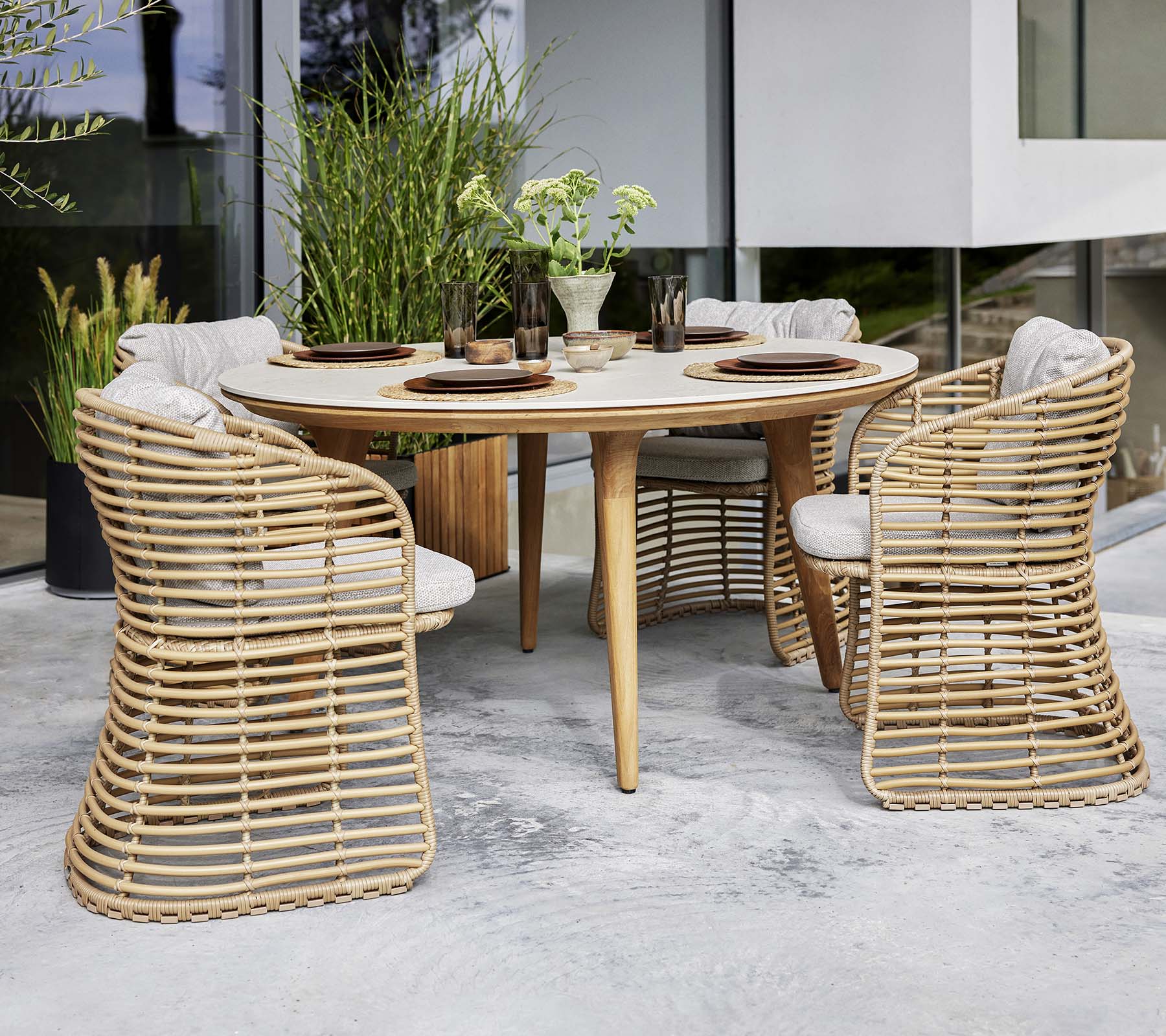 Basket-Chair-Aspect-Table