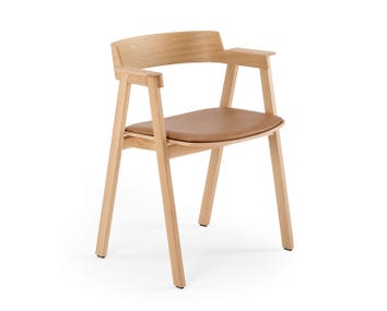 Flip Stol i naturlakeret eg med lædersæde i farven Dakar 3411 Nature