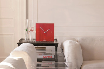 Kartell-Tic-Tac-Clock-Red-Lifestyle
