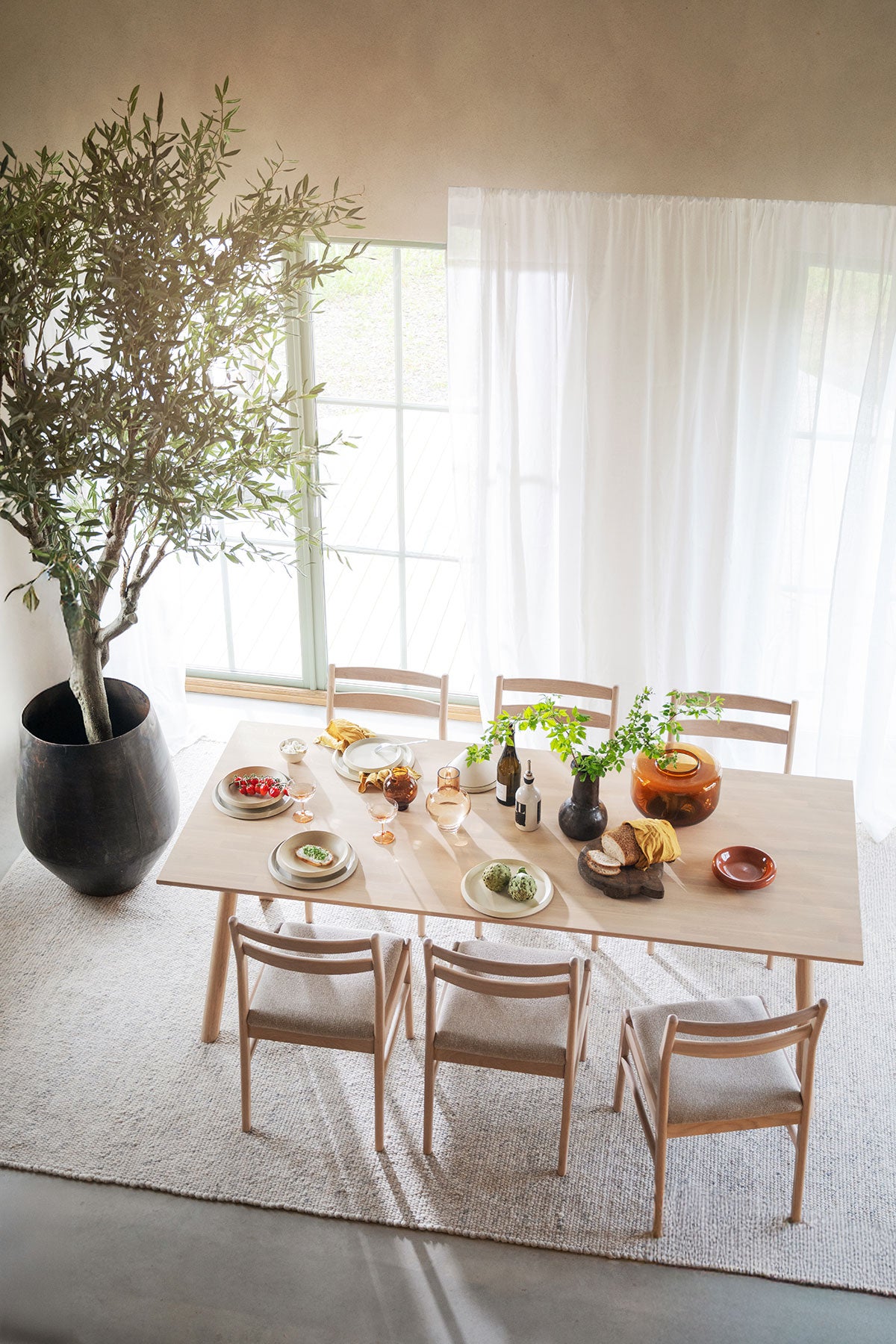 Rowico-Clapperton-Dining-Table-WW-Oak-Lifestyle