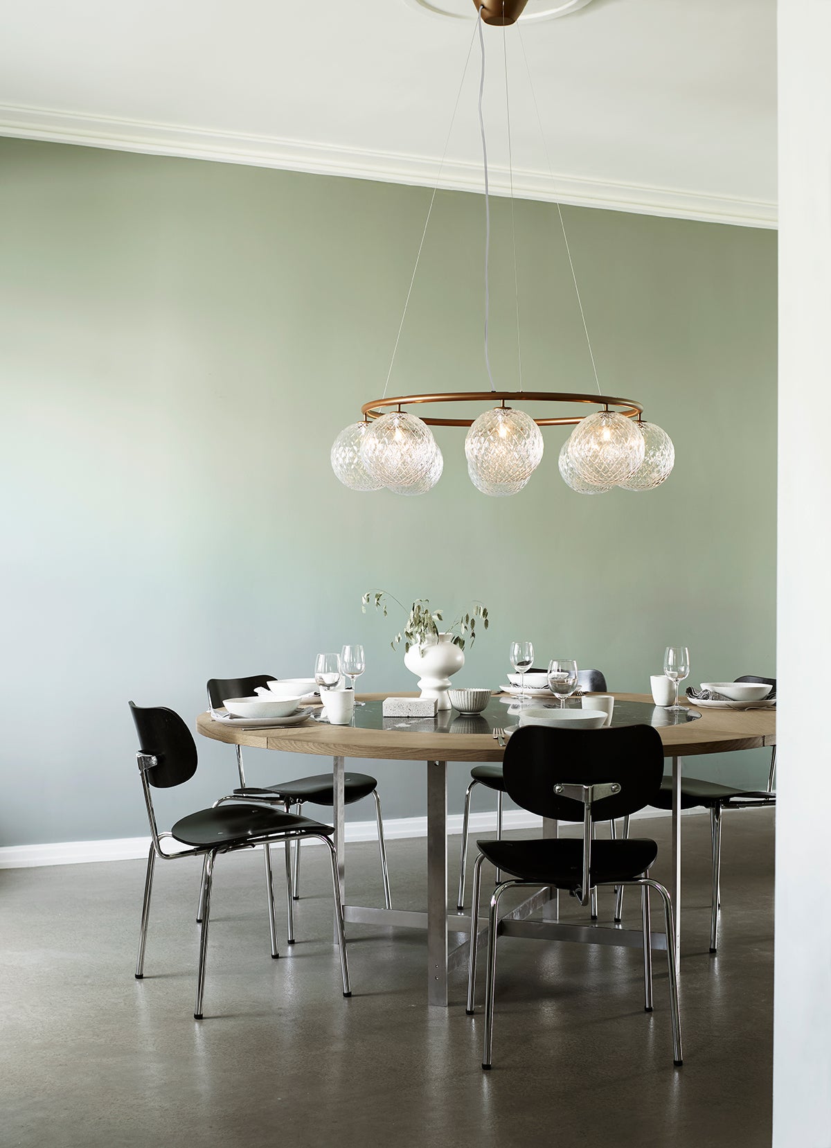 Nuura-Miira-8-Circular-Chandelier-Dark-Bronze-Optic-Clear-Lifestyle