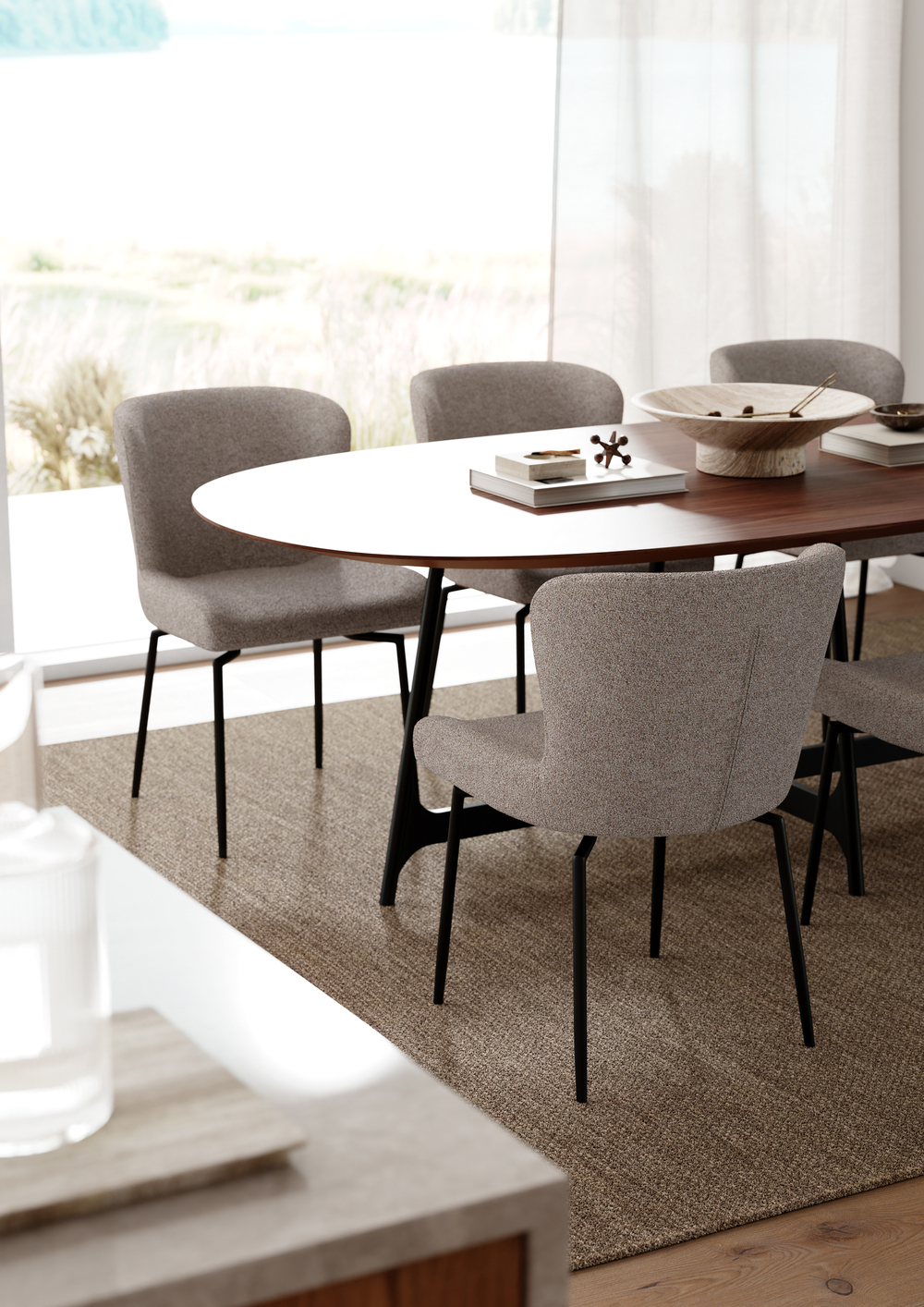 Glam-stol-pebble-Earth-Boucle-Svart-ooid-oval-bord-valnotfaner-lifestyle-1