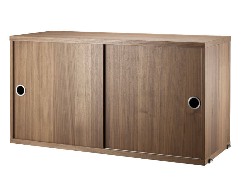 string-skap-med-skjudorrar-7830-valnot