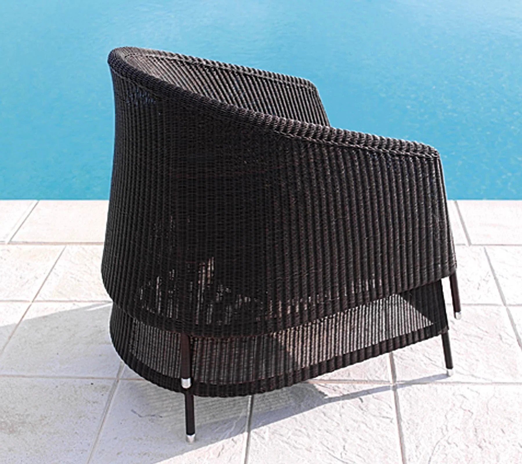 Kingston_lounge_chair_stackable_caneline