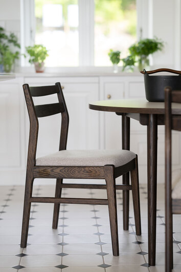 Rowico-Kerwin-Chair-Beige-Brown-Oak-Lifestyle