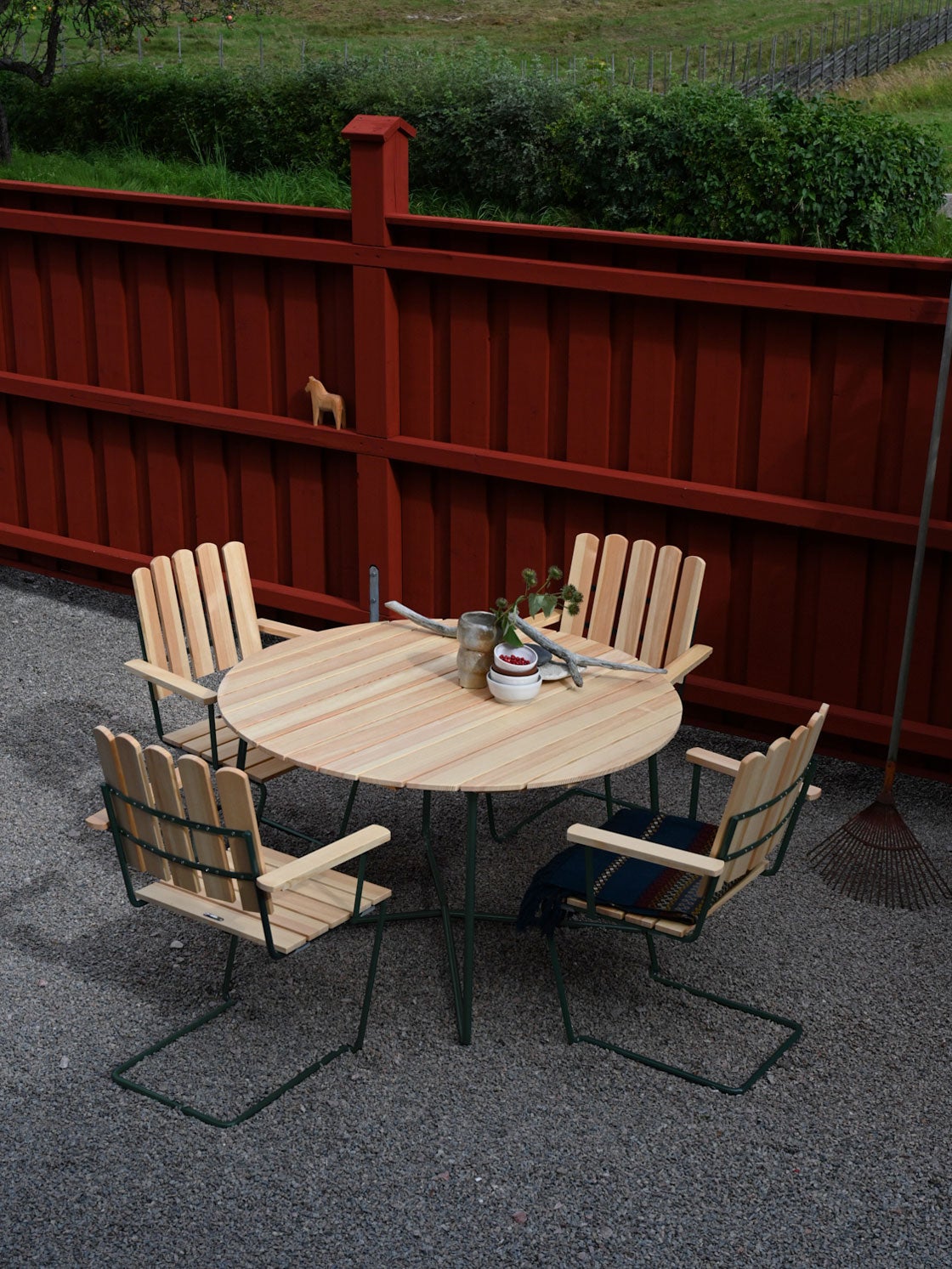 Grythyttan-A2-Fatolj-Bord-9A-Oljad-Furu-Gron-Miljo