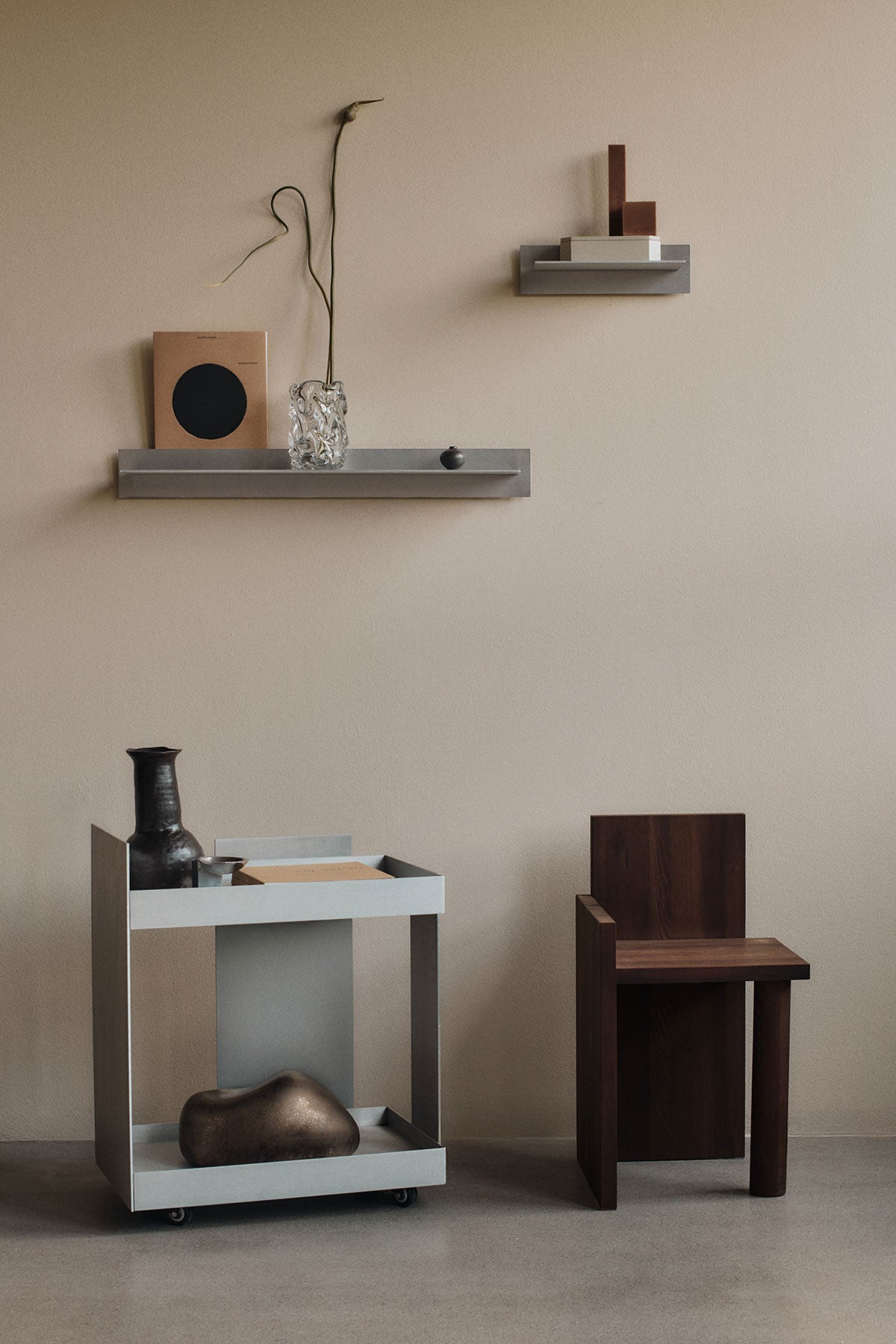 Ferm-living-lager-wall-shelf-single-aluminium.lifestyle