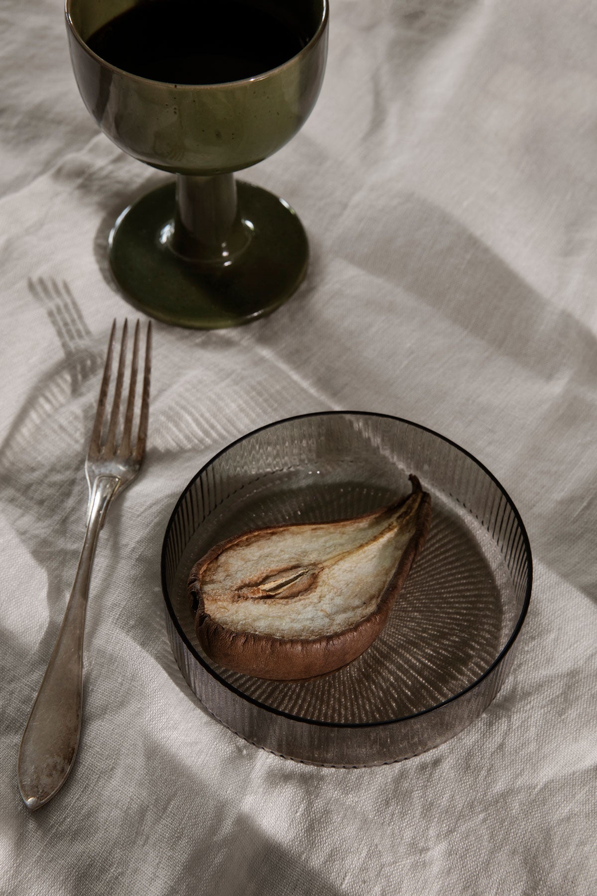 Ferm-Living-Ripple-Skal-Smoked-Grey-Miljo