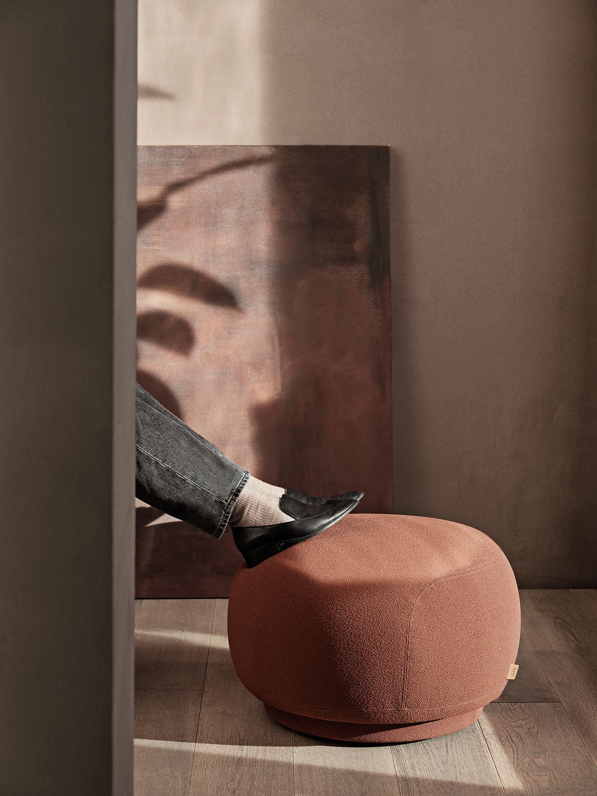 Ferm-Living-Rico-Pouf-Grain-61256-Lifestyle