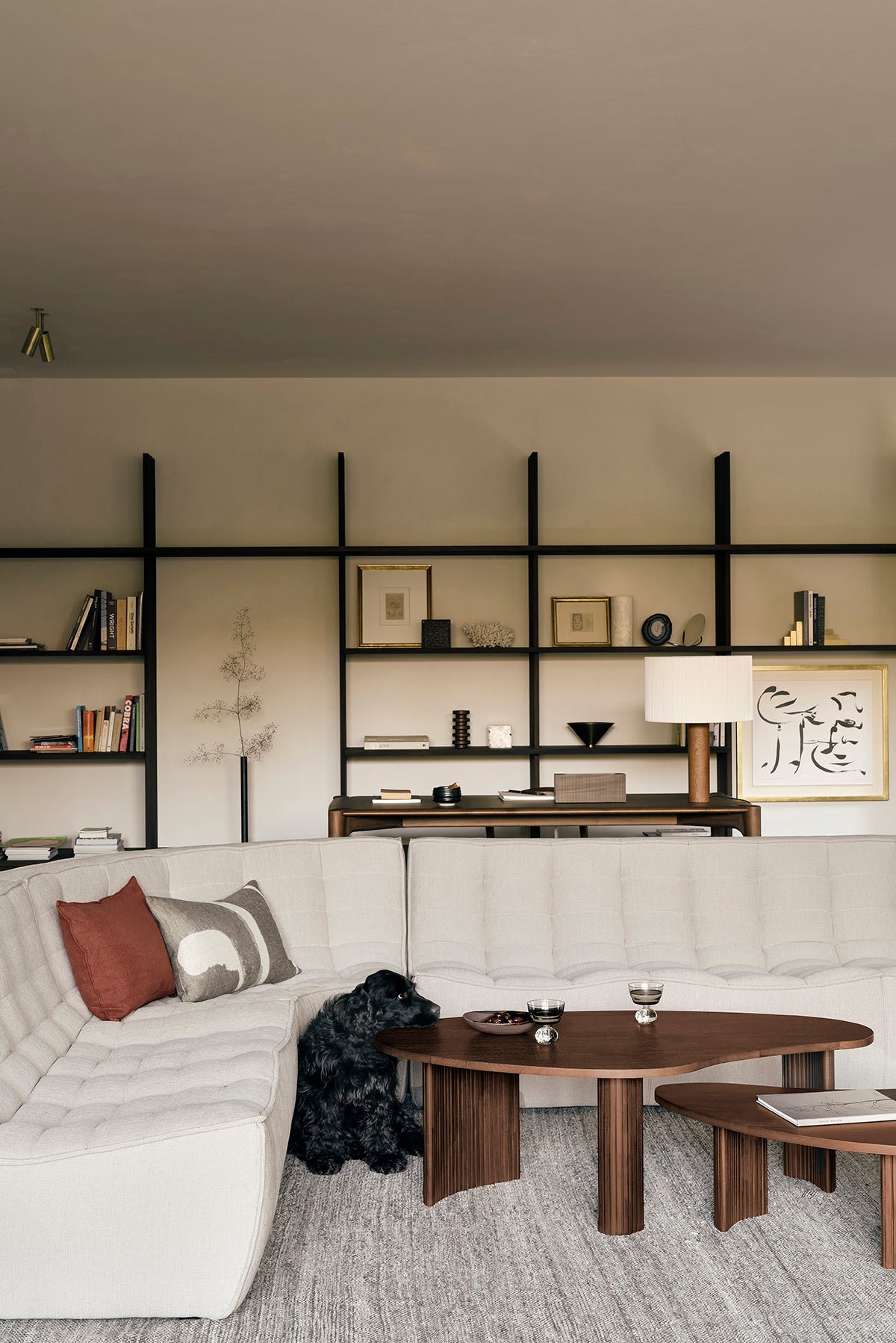 Boomerang-Soffbord-126-Brun-Teak-Miljo