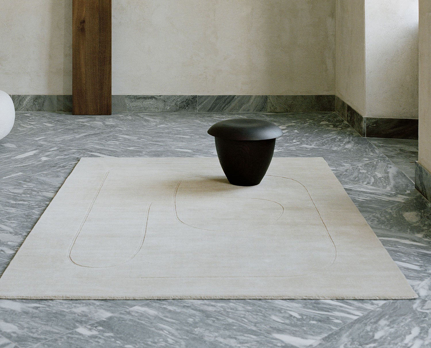 Cursive-Expanse-Matta-Beige-250350-miljobild-Linie-Design