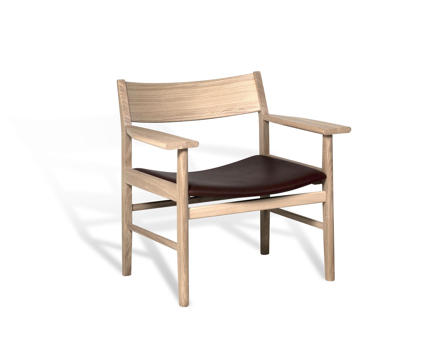 Siza-Loungestol-Vitpigmenterad-Ek-Tarnsjo-Mocca