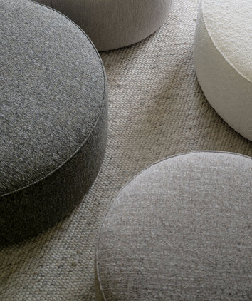 Rowico-Joplin-Pouf-70-Collection-Lifestyle