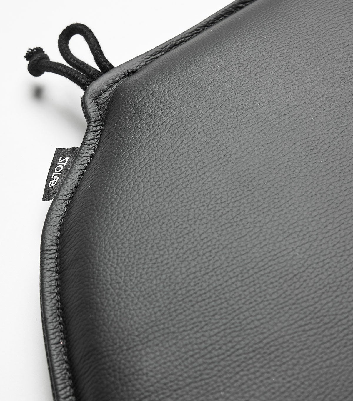 Stolab-Lilla-Aland-Cushion-Sorensen-Ultra-Black-Detail