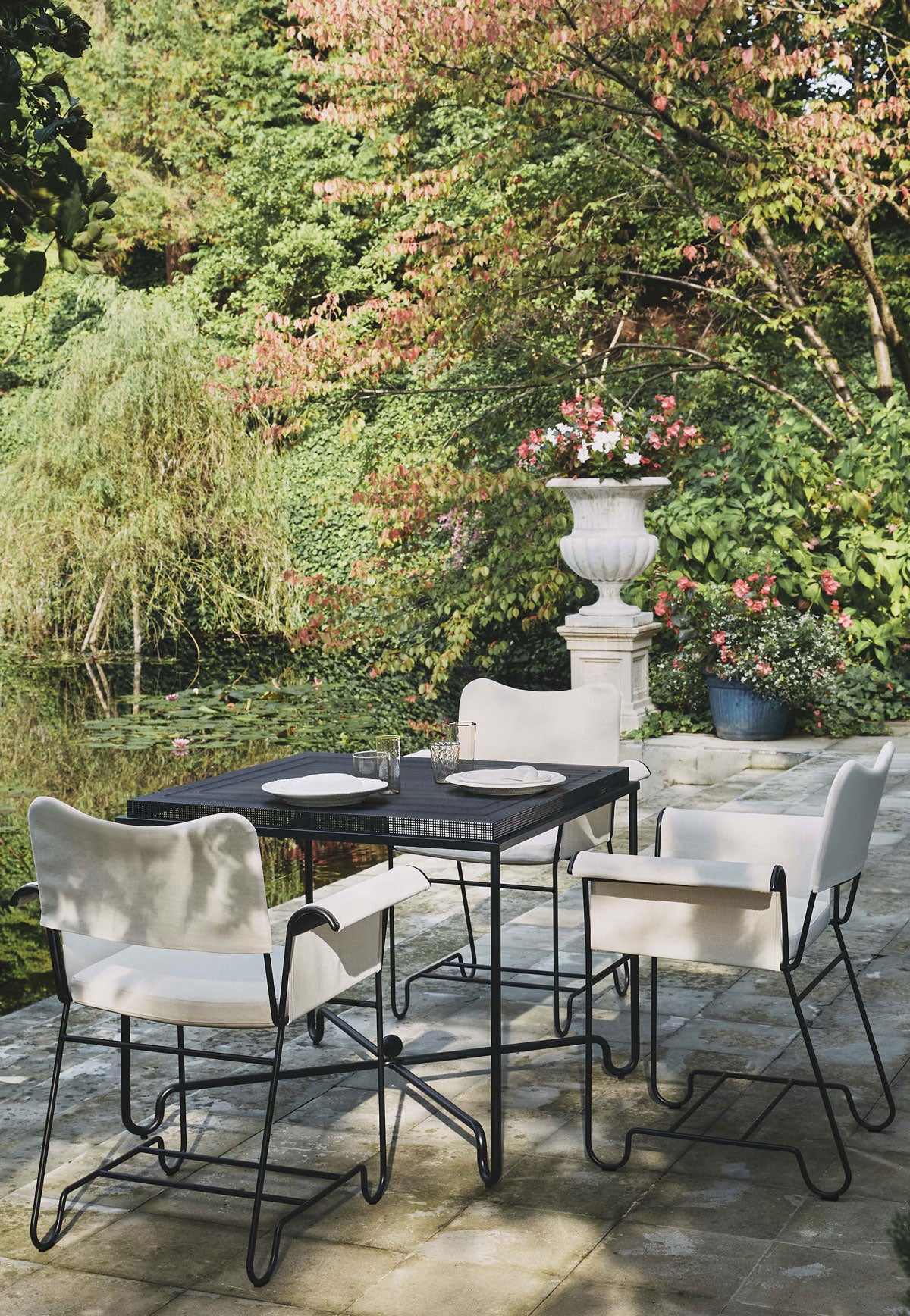 Tropique-Dining-Table-Black-Miljo