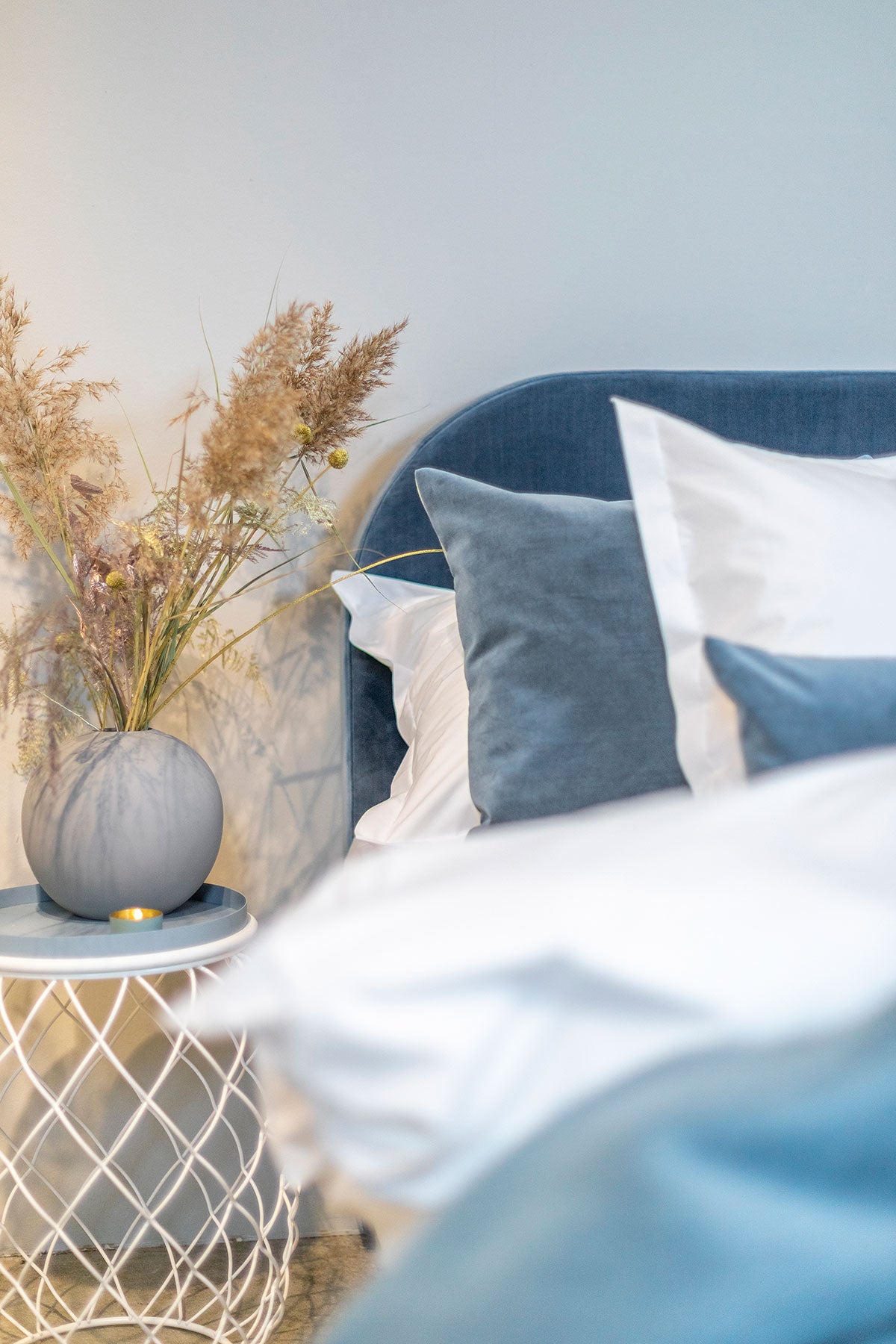 Mille-Notti-Bianca-Headboard-Velvet-Light-Blue-Lifestyle
