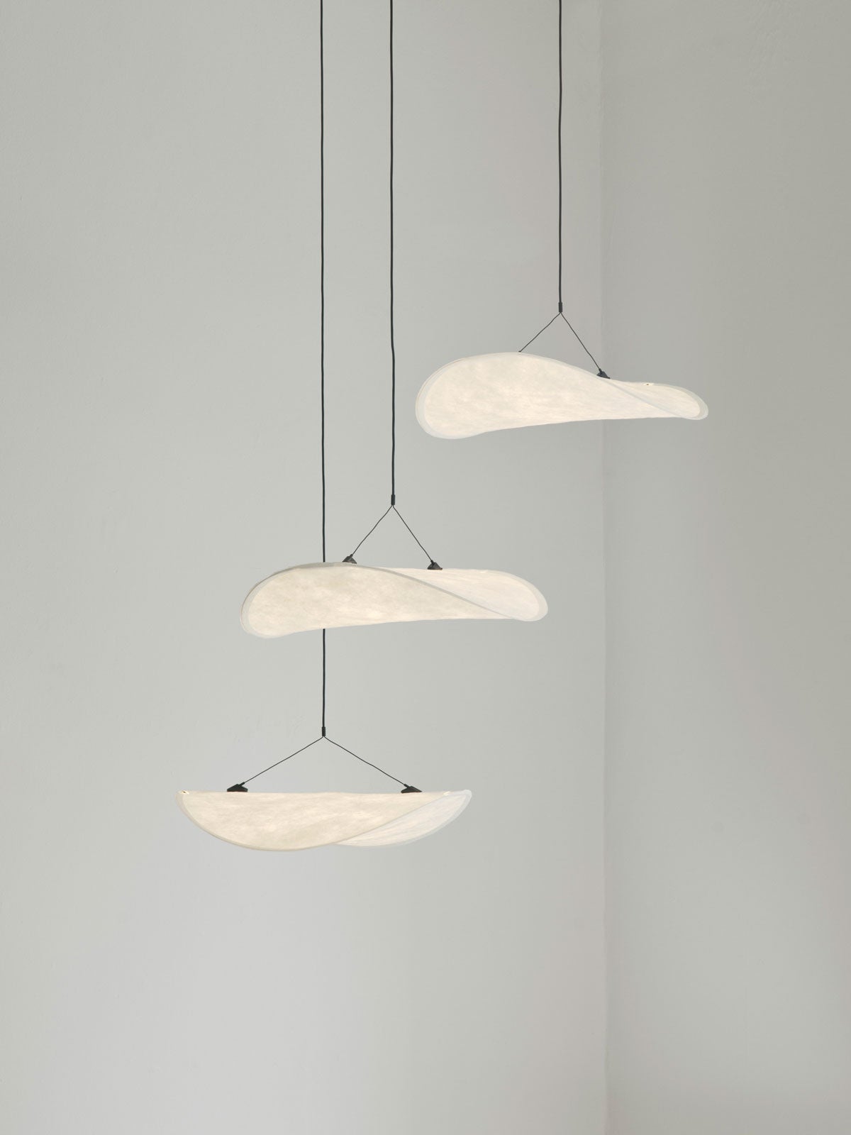 Tense-Chandelier-New-Works-Miljo_3