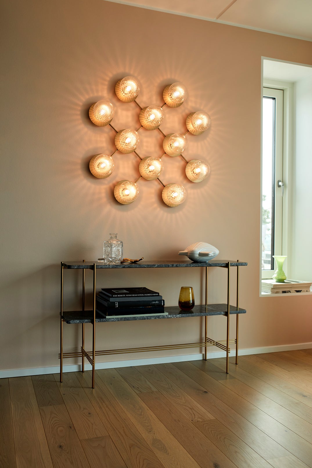 Nuura-Liila-12-Wall-Lamp-Nordic-Gold-Optic-Clear-Lifestyle-1